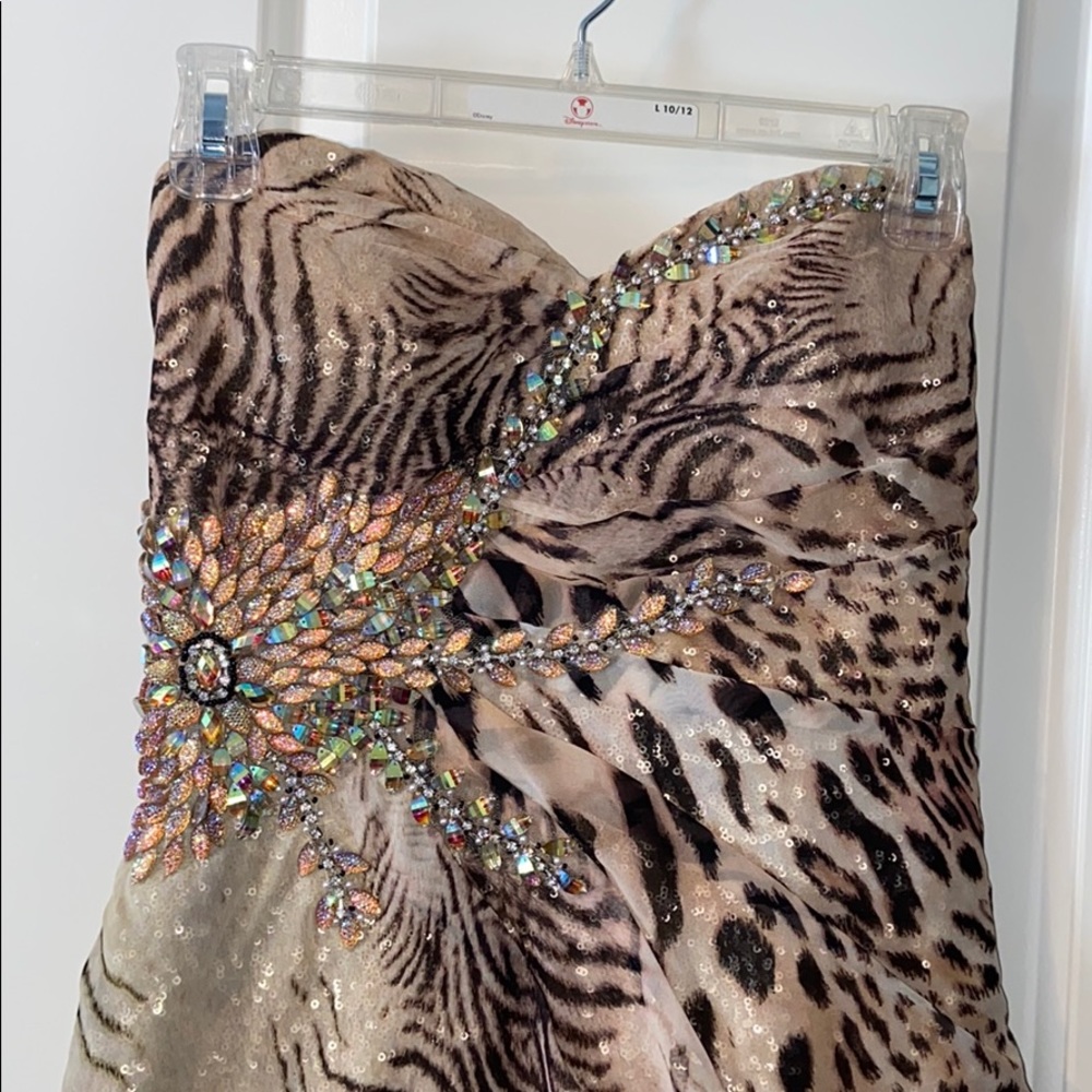 Dress - Picture 3 of 3